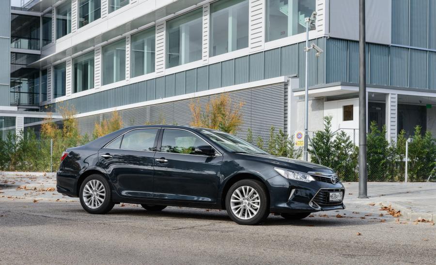  Toyota Camry V6 2014 года  (CIS) (фото 32 из 37)